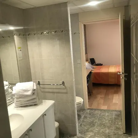 Aux Berges De Pareloup 2* Salles-Curan