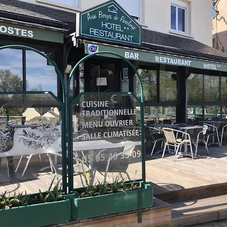 מלון Aux Berges De Pareloup