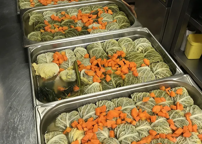 Отель Aux Berges De Pareloup 2*