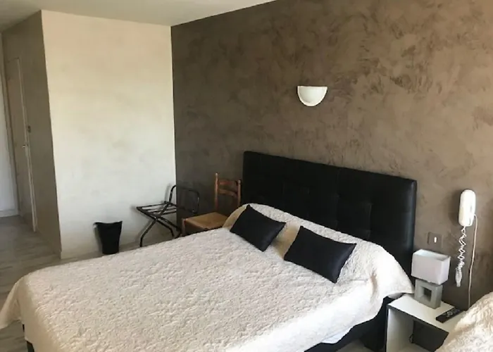 Aux Berges De Pareloup Salles-Curan